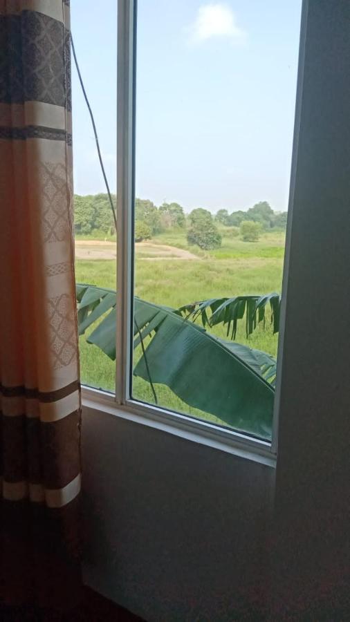 Air Vision 98 Hotel Katunayaka Buitenkant foto